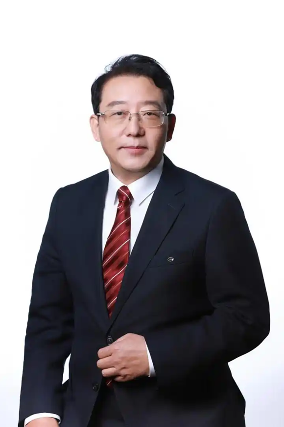 人大代表冯兴亚：破解海外销售汽车缺陷零部件“回国难”