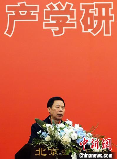 王建华：产学研合作促“四链”融合 破解科技成果转化“两张皮”